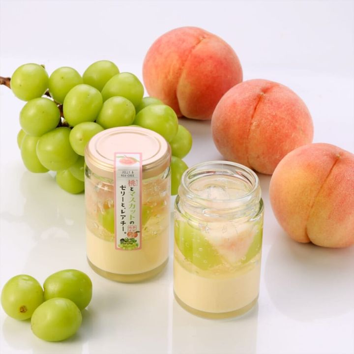 「桃とマスカットのゼリーとレアチー」