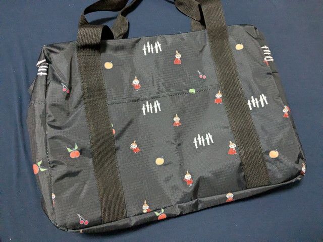 MOOMINボストンバッグのフロント全体カット