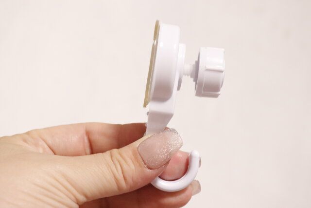 ダイソーの横向きにした回転式吸盤フック