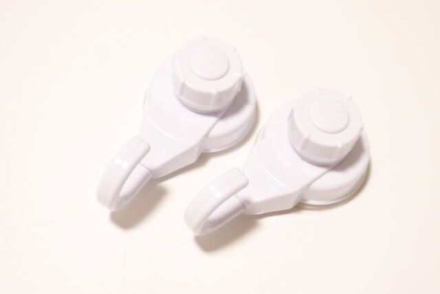 ダイソーの2個入り回転式吸盤フック