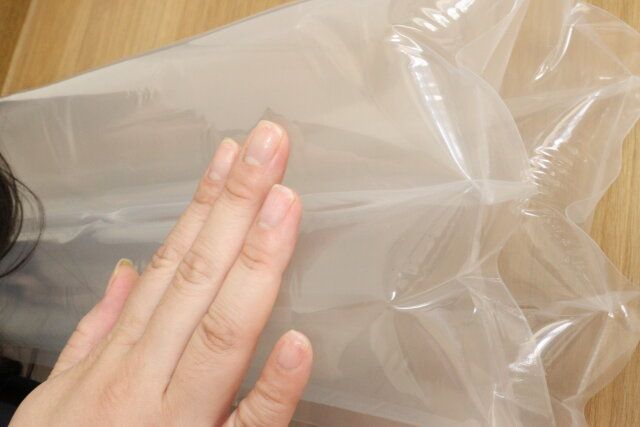 ダイソーの枕がついた防災備蓄用エアーマット