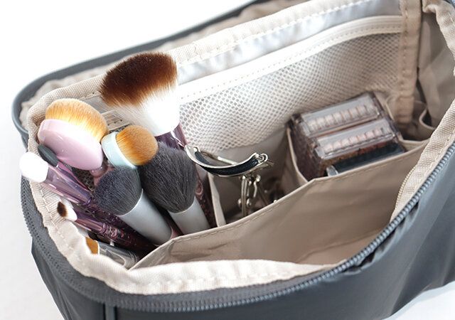 宝島社ムックのBRILMYのバニティポーチ付録10