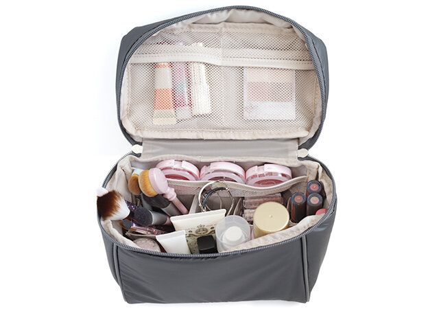 宝島社ムックのBRILMYのバニティポーチ付録12