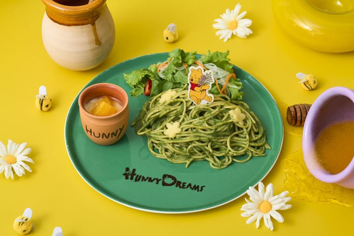 花咲く丘のほうれん草のクリームパスタ