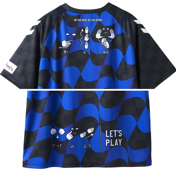 ガンバ大阪とヒュンメルが「手話シャツ」を発表 選手着用品は聴覚障がい者支援でオークションを開催