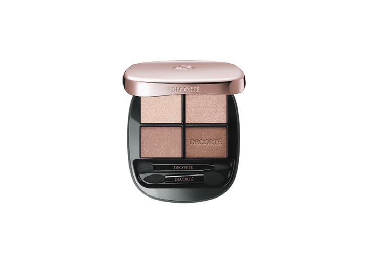 目元に立体的な表情を生み出しスキントーンを叶えるパレット