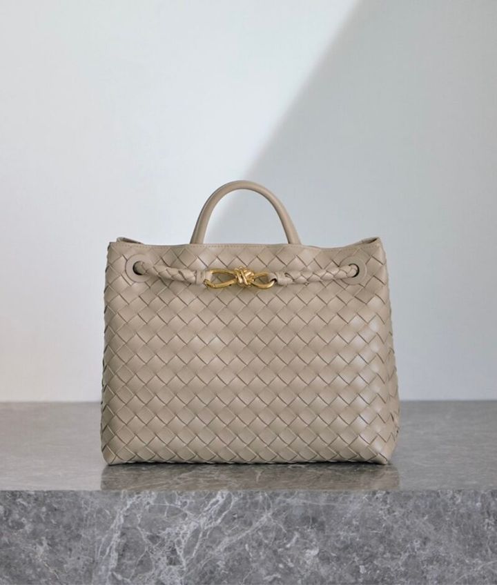 ボッテガ・ヴェネタ アンディアーモ