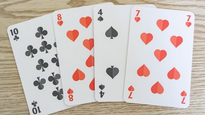 並んだ4枚のカードの中で最も引かれやすいのは？