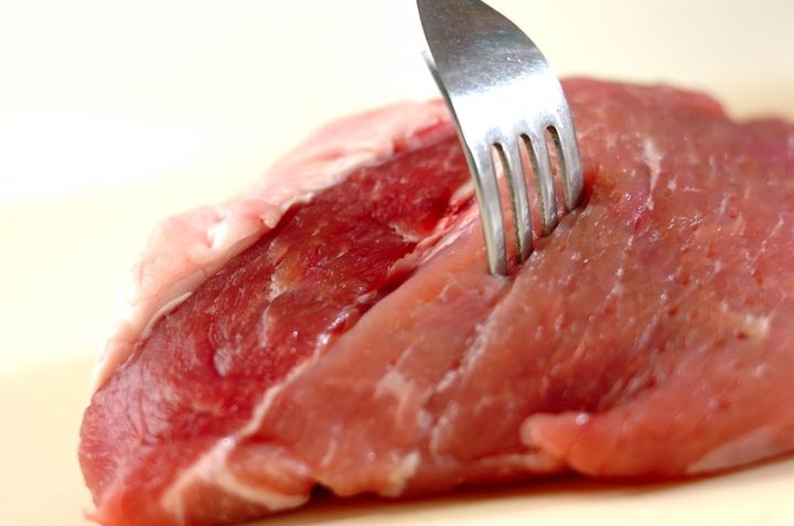 やさしい甘み！豚もも肉のハチミツショウガ煮の下準備1