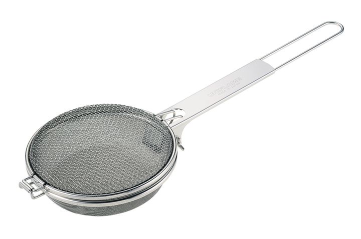 ”650gの超軽量”で片手サイズ！簡単設営60秒！暴風に負けない究極の全天候型テントとは？