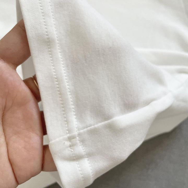 画像1: 素材感とシルエット