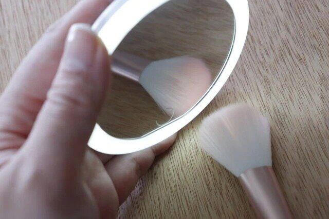 ダイソー LED ミラー ハンドタイプ