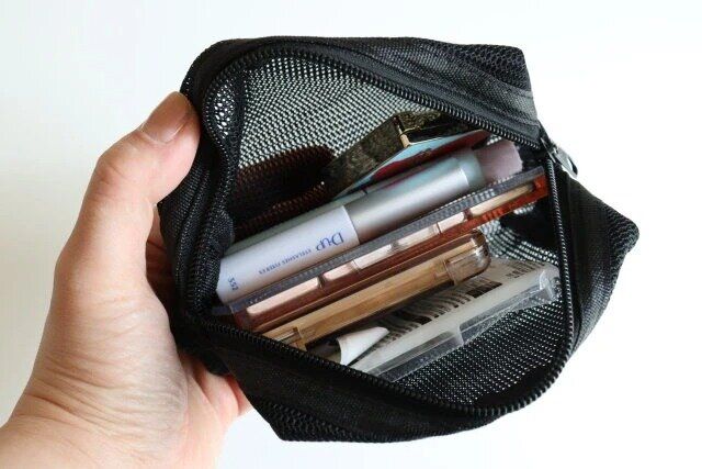 ギョロ目四角ポーチ 使用例