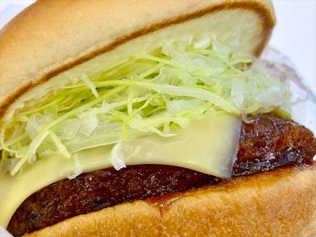 メンチカツチーズバーガーアップ