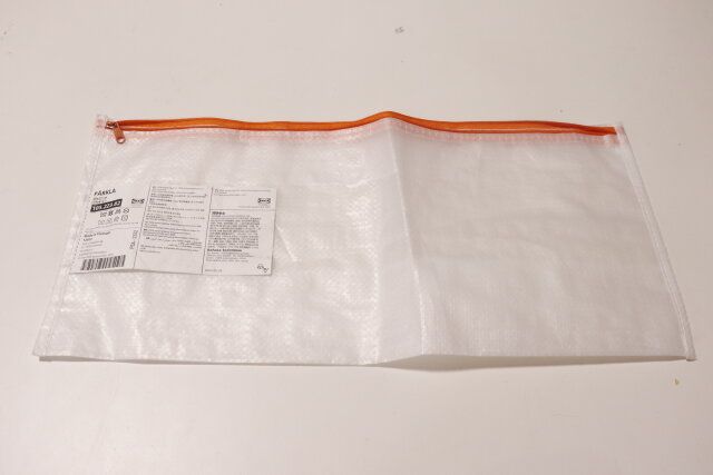 イケアのPARKLA ペルクラ シューズバッグ1