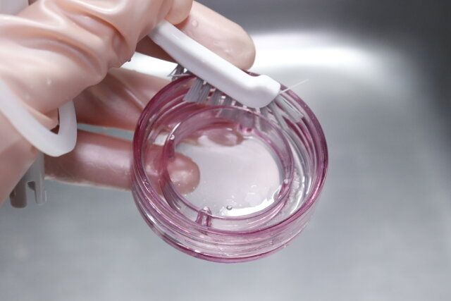 ダイソーのパッキン外せるキッチンブラシは溝を掃除しやすい