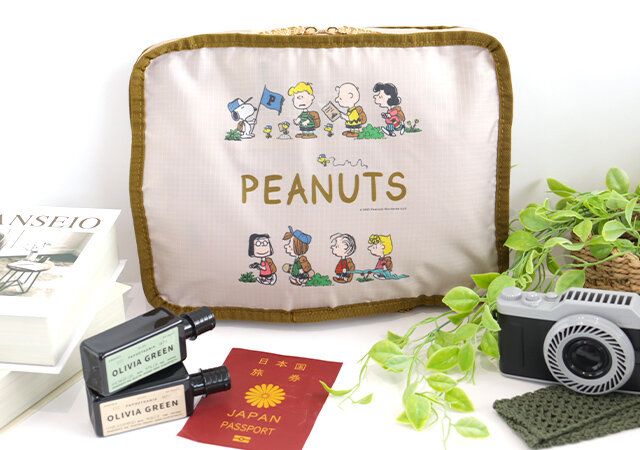 SNOOPY たっぷり入る！ ラクラク圧縮収納ポーチ BOOK