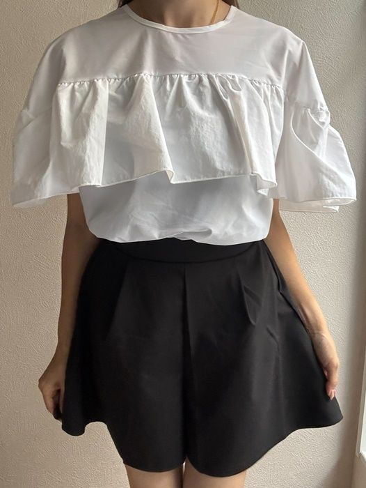 しまむら「フリルブラウス」