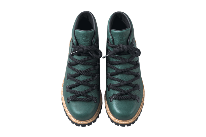 〈ティンバーランド〉のハイキングシューズ