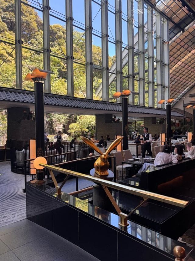 「目黒雅叙園 『PANDRA』」から眺める空