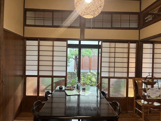 隠れ家キッチン木漏れ日 店内