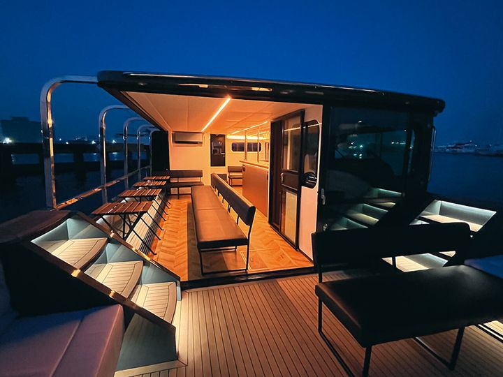 日本橋『THE BOAT BAR TOKYO』の内観