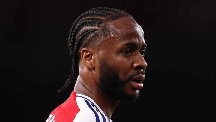 スターリング、給与60億円が残るチェルシーで構想外…背番号なし、施設の利用制限など孤独な状況