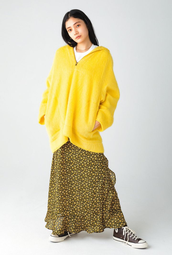 起毛素材のハーフジップフーディー