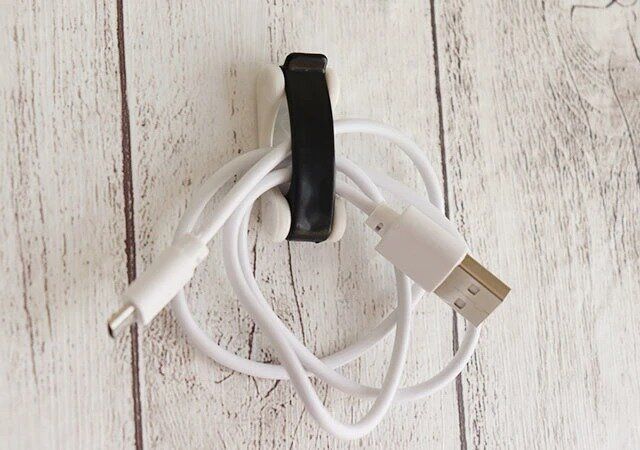 ダイソー 粘着テープ 開閉フック