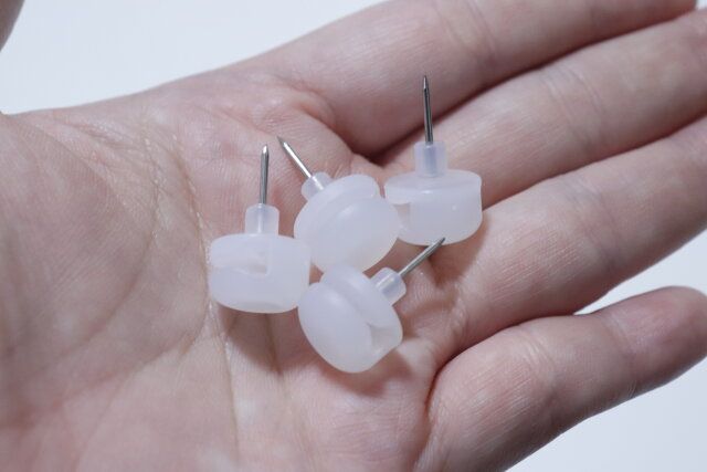 セリアの4個入りのリング用クリアピン