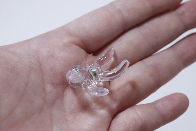 ダイソーの缶バッジ マグネットスタンド 2P3