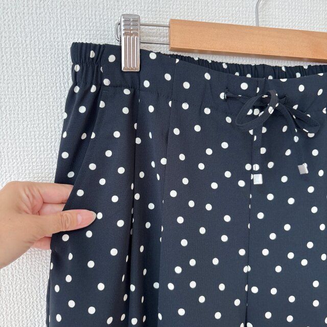 両脇にポケット付き