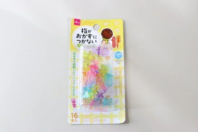ダイソーの抗菌指がおかずにつかないフォークピックス（16本）のパッケージ