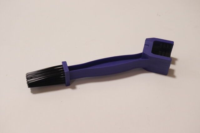 ダイソーの三面チェーンブラシ