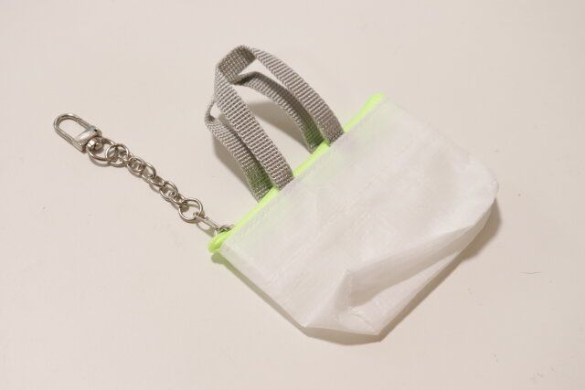 ダイソーのショッピングバッグ ミニのホワイト