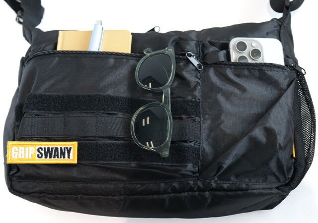 GRIP SWANY ワッペン付きショルダーバッグBOOKのフロントポケット