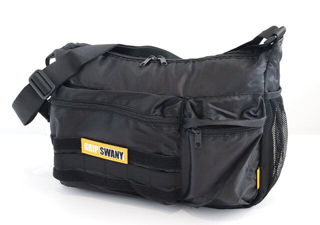 GRIP SWANY ワッペン付きショルダーバッグBOOKの正面