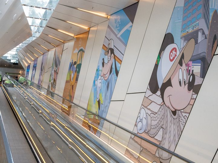 「Mickey: Keep It Real」テーマ・トラム入り口