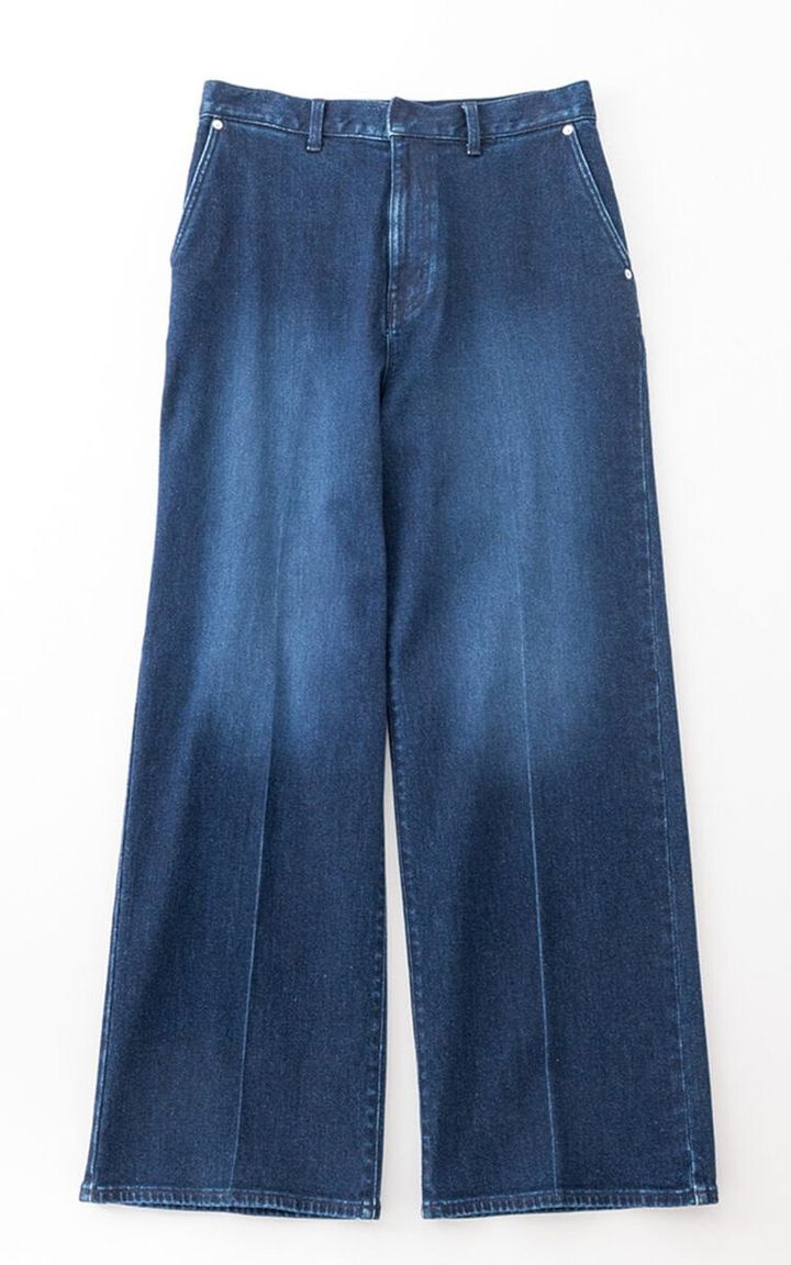 デニムパンツ¥13,000／プラステ