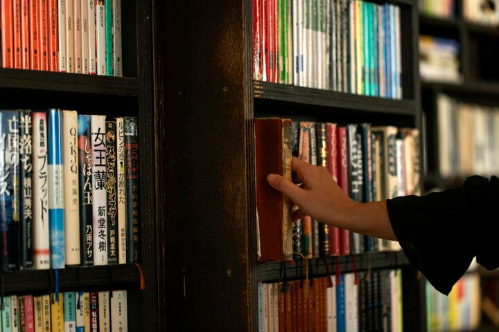 23時まで営業♪こだわり珈琲とお気に入りの一冊で至福のひとときを。神保町「眞踏珈琲店」