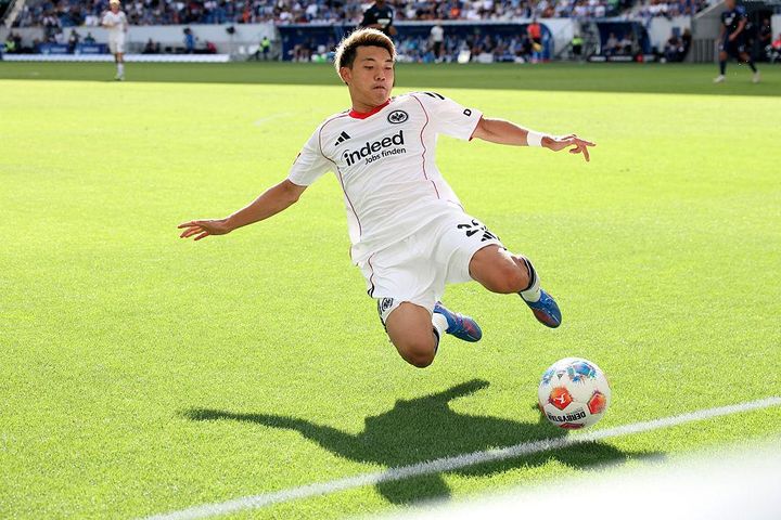 日本代表の鈴木唯人、堂安律、藤田譲瑠チマ所属クラブ、ドイツ紙ブンデス補強ランキングTOP5入り！