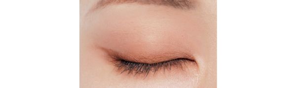 見たままの発色のやわらかマット 上まぶた