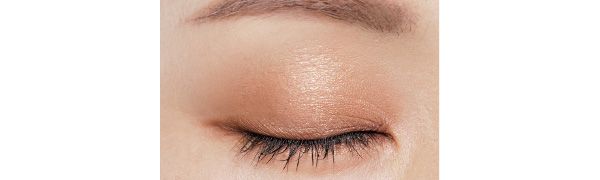 質感で遊べるベーシックカラー 上まぶた