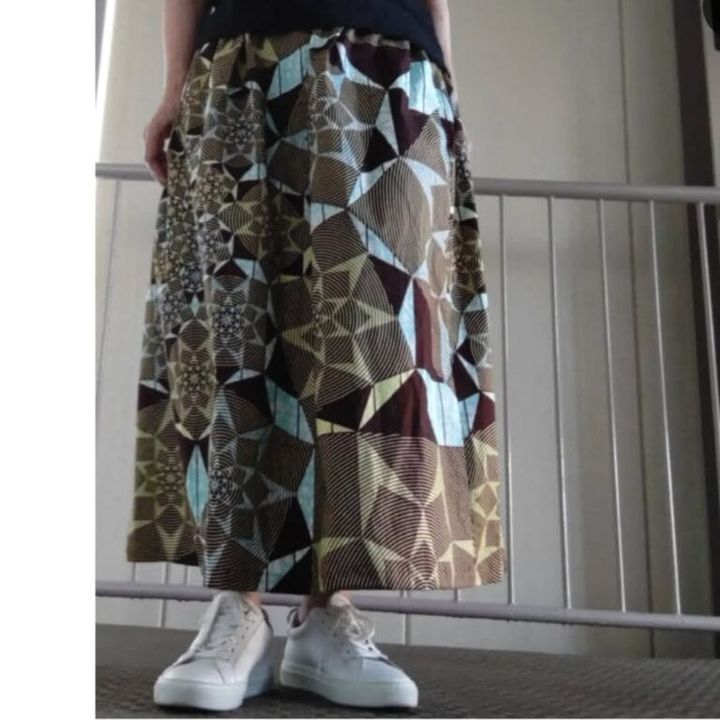 「VLISCO社製」のアフリカ生地で作ったスカート