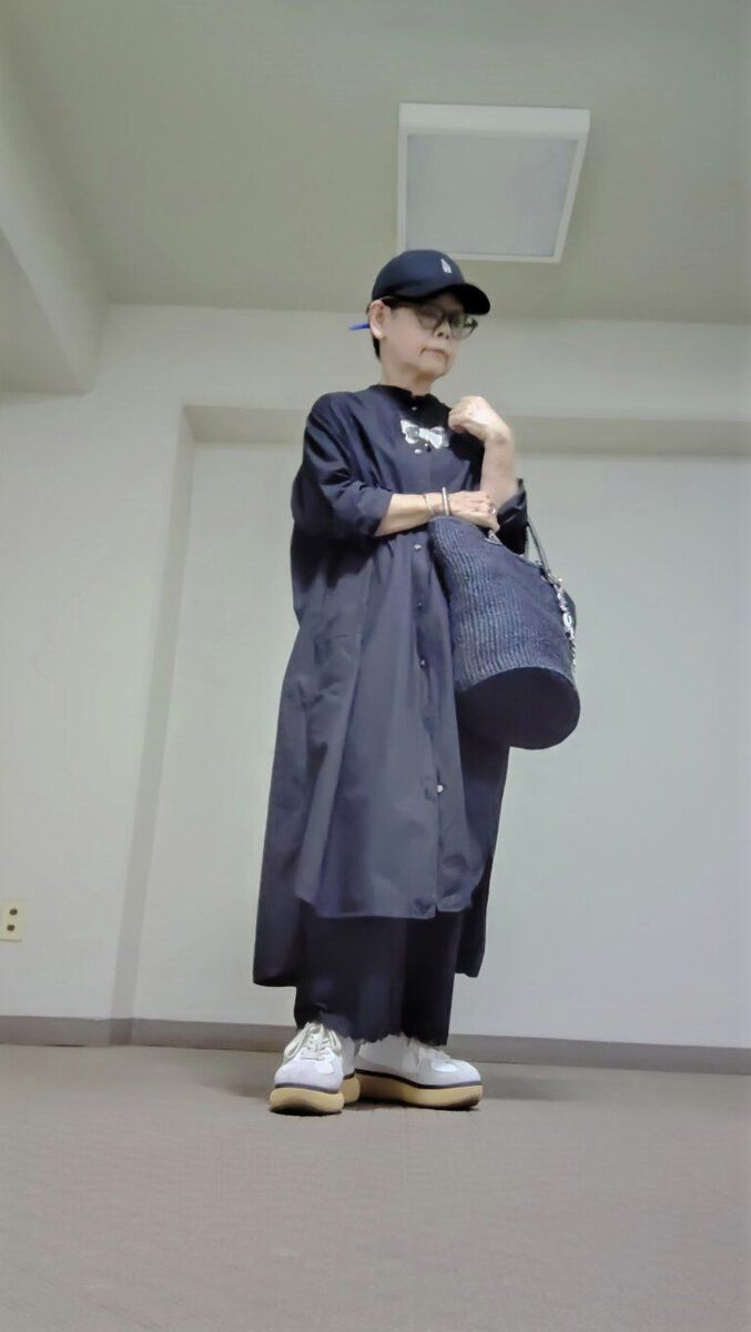 お気に入りのチャームとカゴバッグ