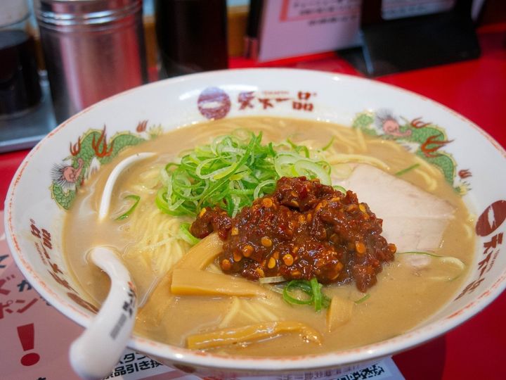 「LINEリサーチ」が運営する調査メディア『リサーチノート』のアンケート調査結果から、近畿在住者が一番好きな「ラーメンのチェーン店」を発表します！