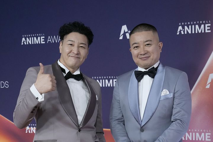 チョコレートプラネットの長田庄平さん（左）と松尾駿さん（右）（＝撮影：2025年05月、時事通信フォト）