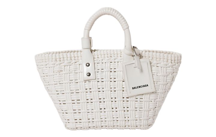 上西星来のバッグの中身