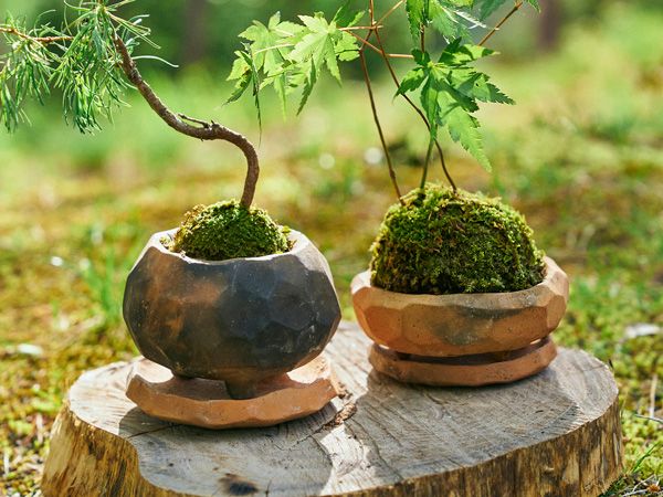 “座る場所がない”を解決！万博でも人気!?カバンにもなる折りたたみチェアがすごすぎる