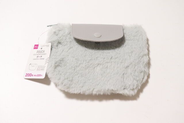 ダイソーのエコファーマチ付ポーチのパッケージ